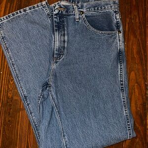 Wrangler 35×32 — Cowboy Cut Slim Fit — Medium-Light Wash